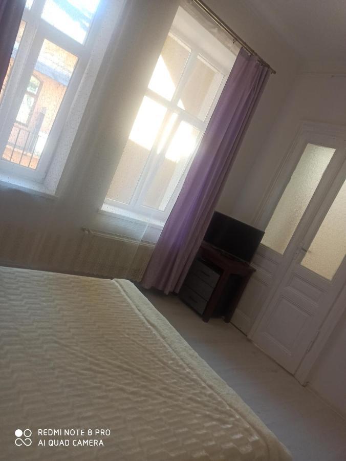 Апартаменты Apartament On Franka Street Львов Экстерьер фото