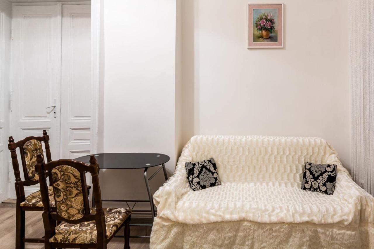 Апартаменты Apartament On Franka Street Львов Экстерьер фото